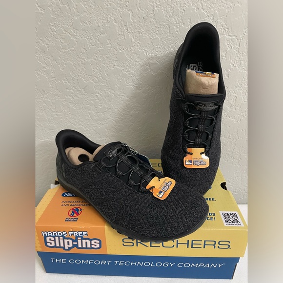 Skechers Shoes - Skechers Breathe Easy Knitty Waves Hands Free Slip-ins Womens 7 Black (100762)